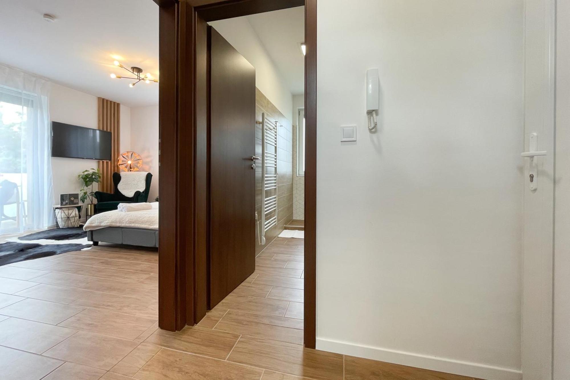 Silentium Premium Apartman Sarvar Exterior photo