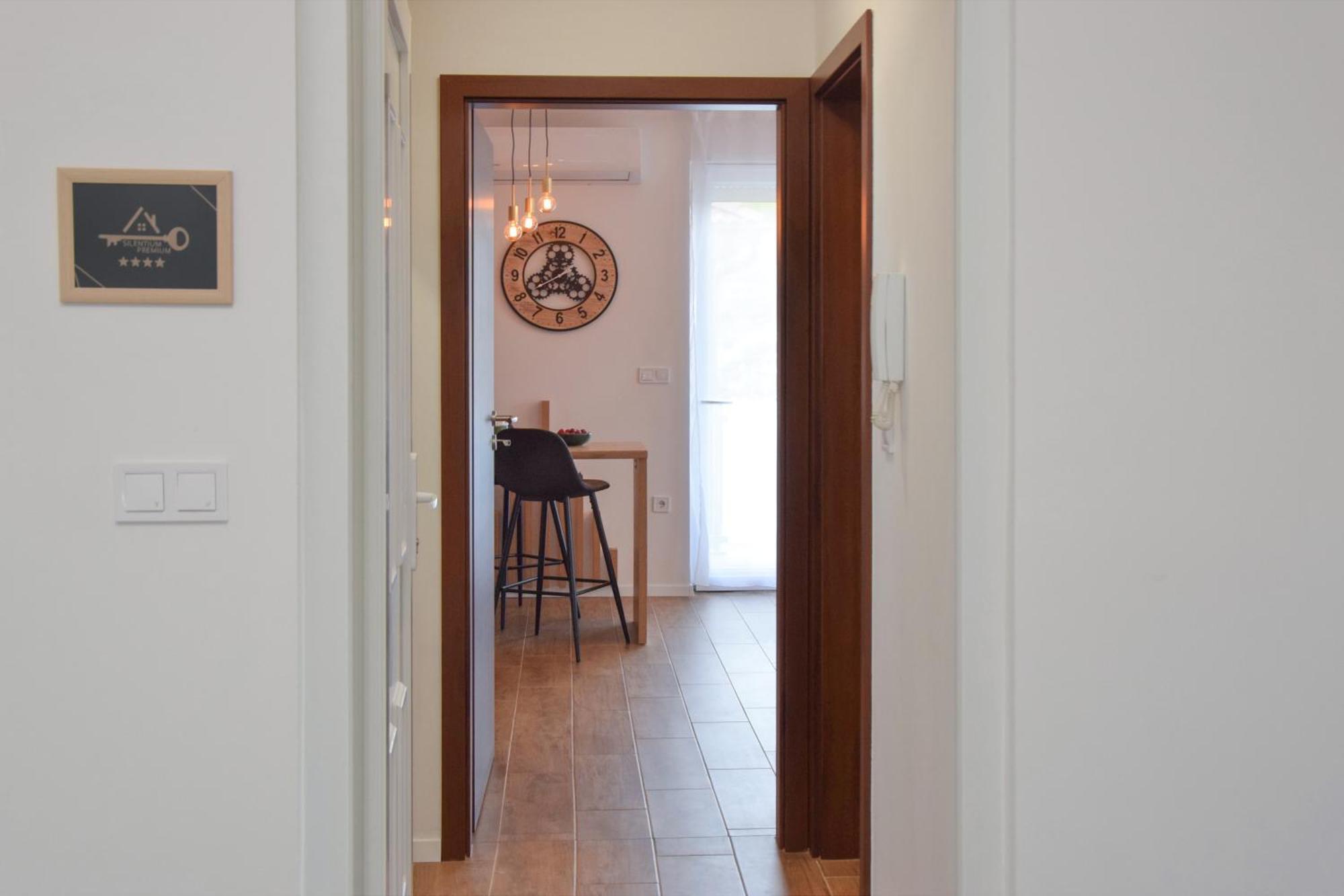 Silentium Premium Apartman Sarvar Exterior photo
